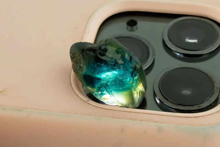 Gemstone Saphir bleu brut non chauffé d’Auvergne - 14 ct 58 Facettes 247