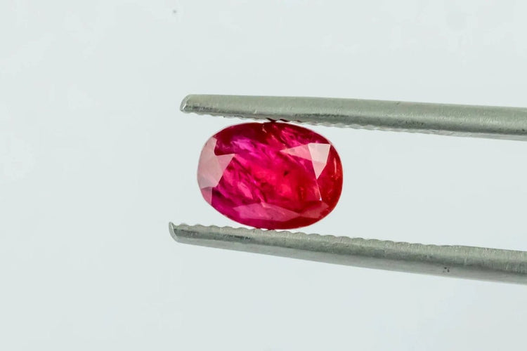 Gemstone Rubis naturel ovale 1,85 ct non chauffé de Birmanie 58 Facettes 246