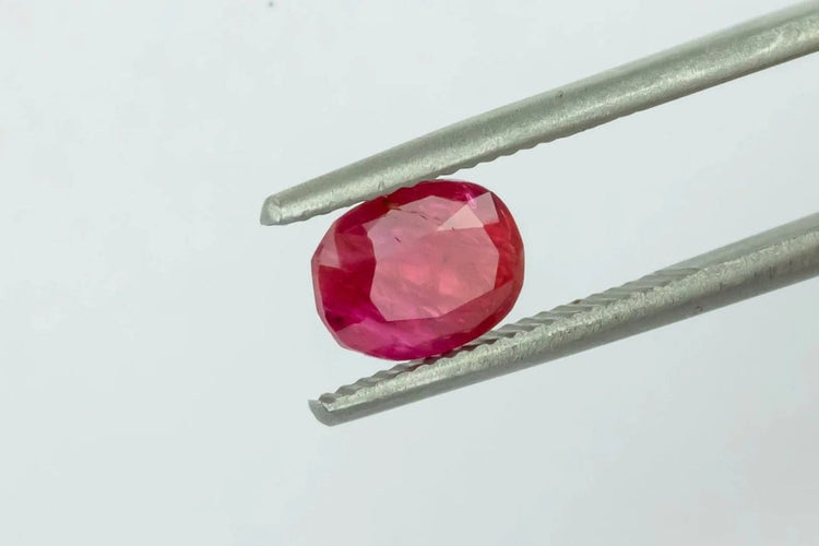Gemstone Rubis naturel ovale 1,85 ct non chauffé de Birmanie 58 Facettes 246