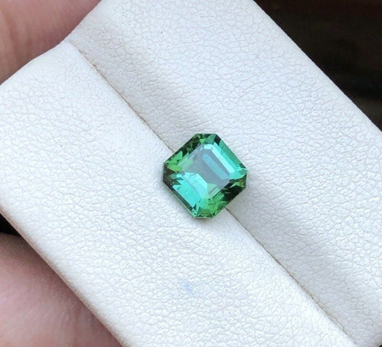 Gemstone Tourmaline verte naturelle - Pierre coussin 1,55 ct 58 Facettes 81