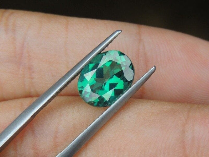 Gemstone Topaze verte naturelle ovale 3,08 ct 58 Facettes 20