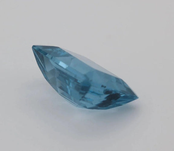 Gemstone Topaze bleue naturelle rectangulaire 8,60 ct 58 Facettes 86