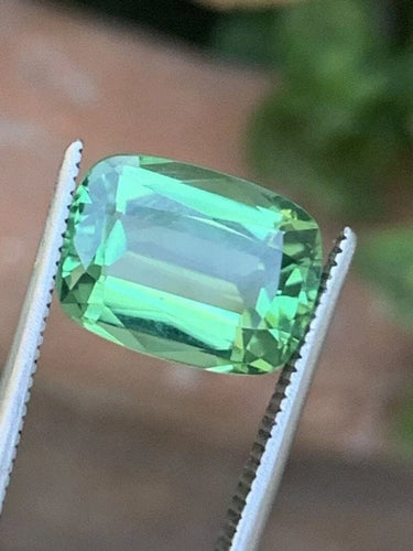 Gemstone Tourmaline verte taille coussin 3,75 ct 58 Facettes 242