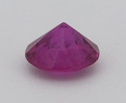 Gemstone Rubis naturel 0,35 ct non chauffé non traité, sang de pigeon (Birmanie) 58 Facettes 439