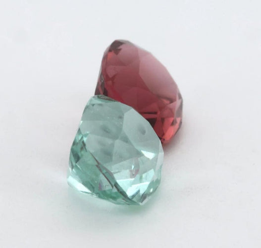 Gemstone Paire de tourmalines bleu lagon et rubellites 3,05 ct 58 Facettes 433