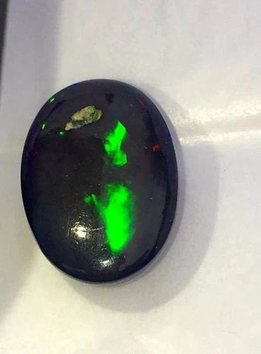 Gemstone Opale noire d’Australie - Cabochon 13,00 ct 58 Facettes 507