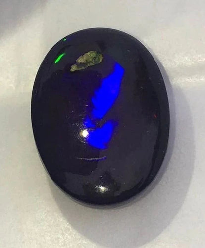 Gemstone Opale noire d’Australie - Cabochon 13,00 ct 58 Facettes 507