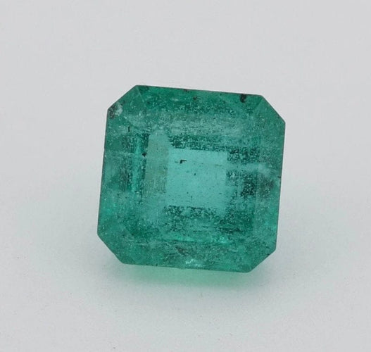 Gemstone Émeraude naturelle non huilée 1,39 ct avec certificat IGI 58 Facettes 472