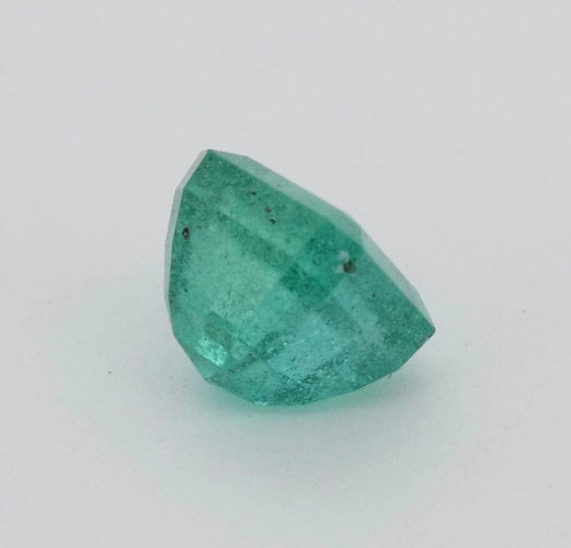 Gemstone Émeraude naturelle non huilée 1,39 ct avec certificat IGI 58 Facettes 472