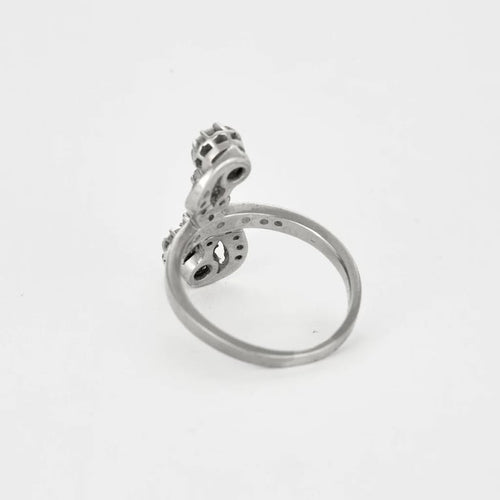 Bague 55 Bague en or blanc 18 carats et diamants 58 Facettes