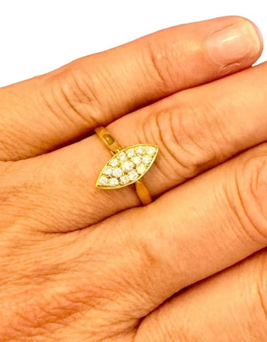 Bague 55 Bague marquise en or jaune 750 et diamants 58 Facettes