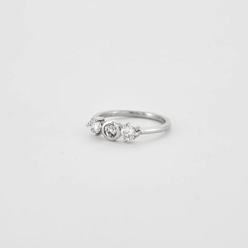 Bague 53 Bague trilogie en or blanc 750 et 3 diamants 58 Facettes