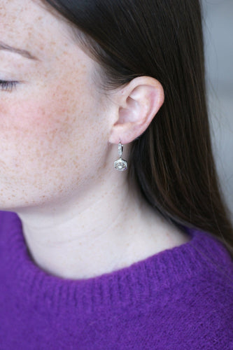 Boucles d'oreilles Boucles d'oreilles pendantes Art déco en or blanc et platine, diamants 58 Facettes
