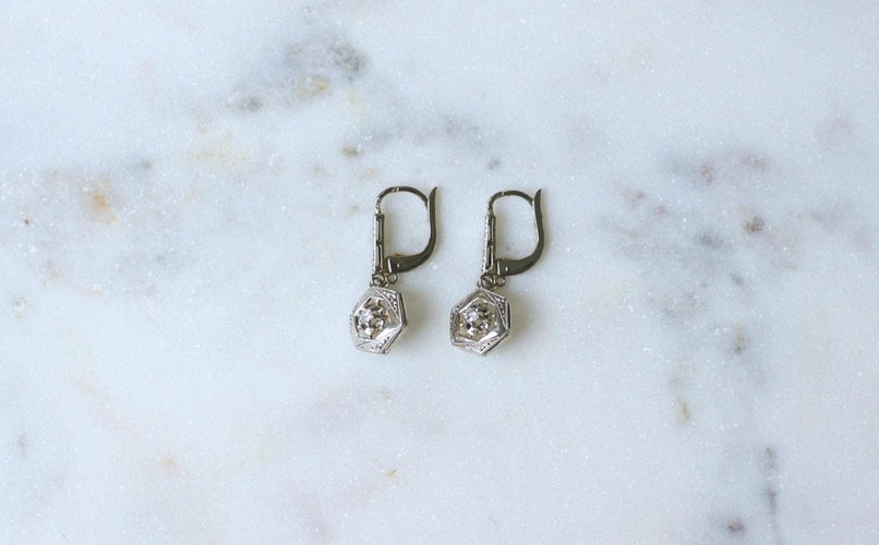 Boucles d'oreilles Boucles d'oreilles pendantes Art déco en or blanc et platine, diamants 58 Facettes