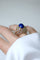 Bague 52 Bague cocktail en or jaune, lapis-lazuli et diamants 58 Facettes