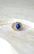 Bague 52 Bague cocktail en or jaune, lapis-lazuli et diamants 58 Facettes