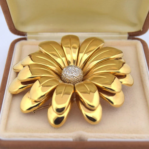 Broche Broche fleur - en or jaune 18 carats et diamants 58 Facettes SP39
