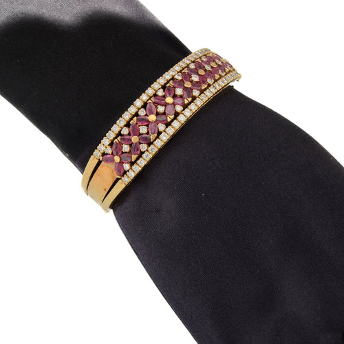 Bracelet Bracelet vintage en or jaune 18 ct, rubis et diamants 58 Facettes BR26 '(05259)