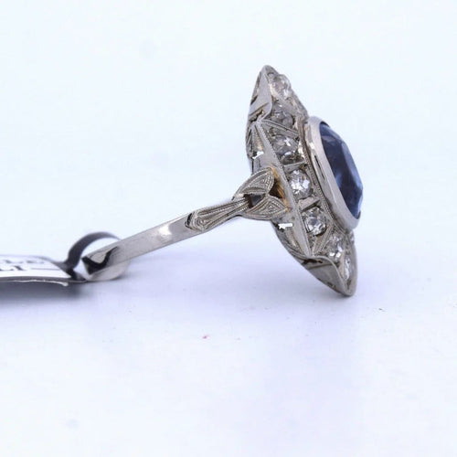 Bague 59 Bague ancienne en or 18 carats avec saphir et diamants 58 Facettes