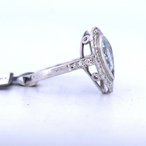 Bague 54 Bague en or blanc 18 carats, aiguë-marine et diamants 58 Facettes AN103
