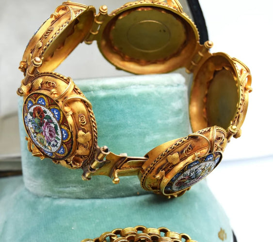 fa1e691a-9e45-4996-d1c9-d6ef9249a600