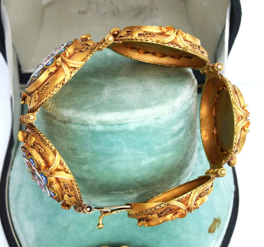 1068730f-3b9f-4939-6131-eb5394565b00