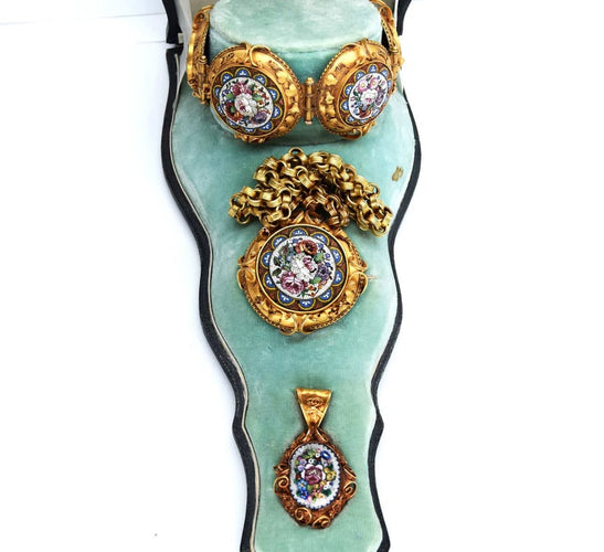 ad478adb-d1fc-49da-f539-4563eeaf9000