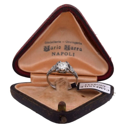 Bague 55 Bague antique en or blanc 18 carats et diamants 58 Facettes