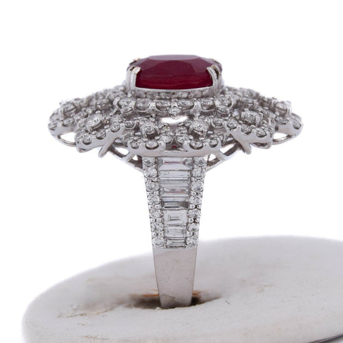 Bague Bague en or blanc 18 kt avec rubis ovale et diamants 58 Facettes AN65  (00239)