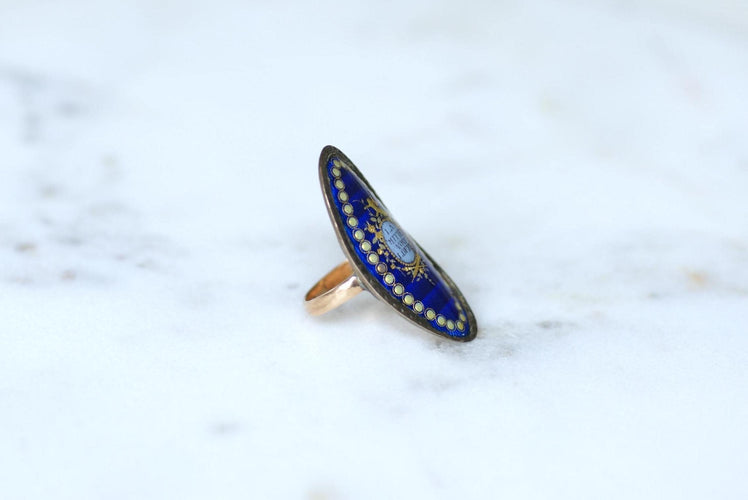 Bague 50.5 Bague navette XVIIIe siècle en or rose et argent émaillée 58 Facettes