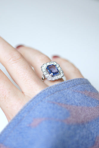 Bague Art Déco - Bague marguerite en or blanc saphir de Ceylan et diamants 58 Facettes