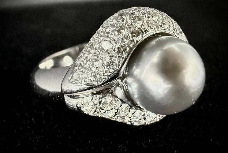 Bague 53.5 Bague en or blanc 18 carats avec perle grise et diamants 58 Facettes
