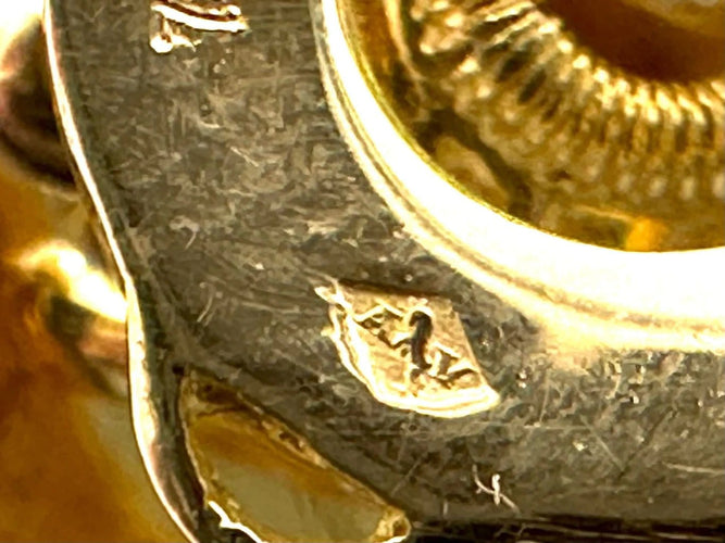 Boucles d'oreilles Maison Gérard - Boucles d'oreilles écusson en or jaune, rubis, diamants et émail 58 Facettes