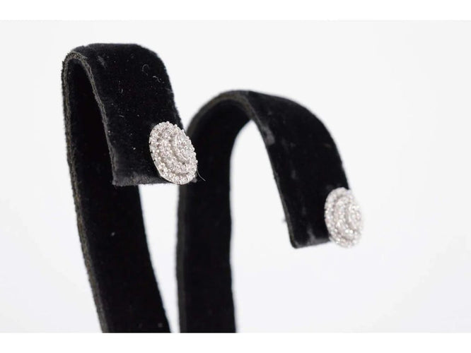 Boucles d'oreilles Boucles d’oreilles entourage en or blanc 14 carats avec diamants 58 Facettes 2027