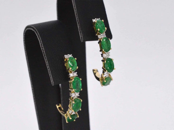 Boucles d'oreilles Boucles d'oreilles en or 14 carats avec diamants et émeraudes 58 Facettes 2135