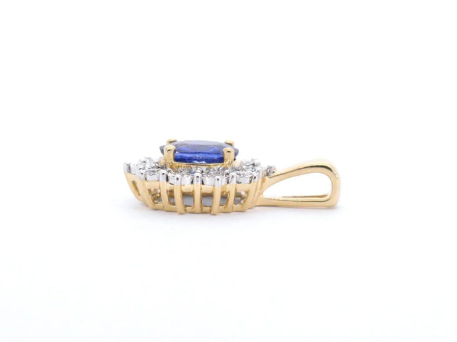 Pendentif Pendentif entourage en or jaune avec diamants et saphir 58 Facettes 2300