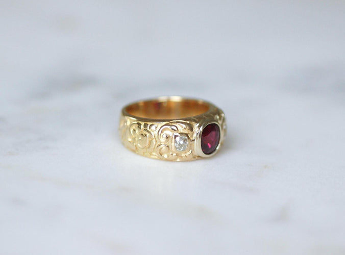 Bague 54 Bague ancienne bandeau rubis et diamants en or jaune 58 Facettes