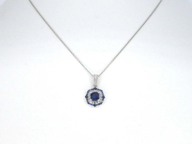 Pendentif Pendentif en or blanc avec diamants et saphir 58 Facettes 2351