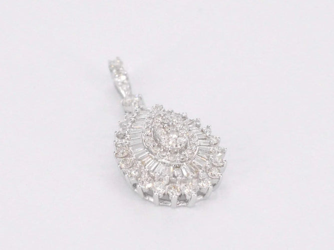 Pendentif Pendentif larme en or blanc avec diamants 58 Facettes 2056