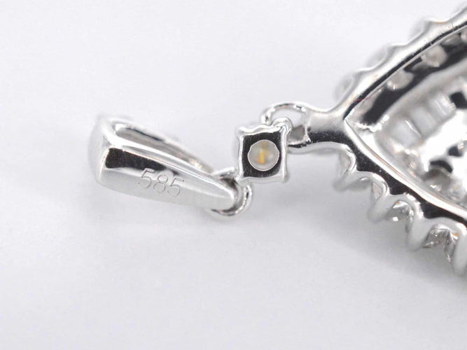 Pendentif Pendentif larme en or blanc avec diamants 58 Facettes 2056