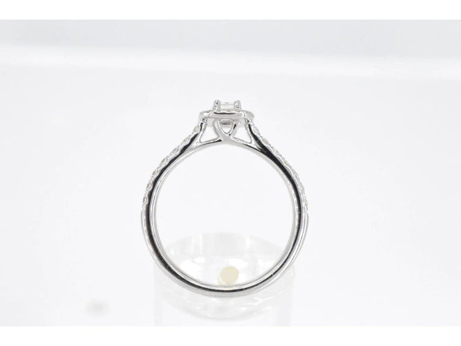 Bague 54 Bague entourage en or blanc 14 carats avec diamants 58 Facettes 2086
