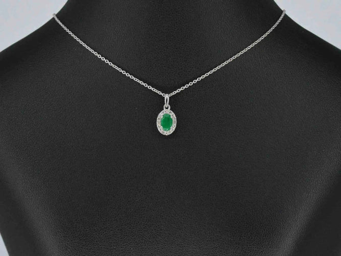 Pendentif Pendentif en or blanc 14 carats avec diamants et émeraude 58 Facettes 2018