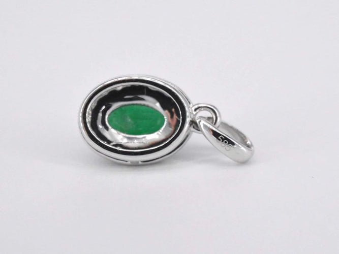 Pendentif Pendentif en or blanc 14 carats avec diamants et émeraude 58 Facettes 2018