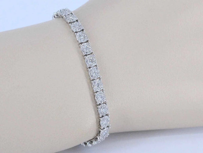 Bracelet Bracelet tennis en or blanc 18 carats avec diamants 58 Facettes 2036