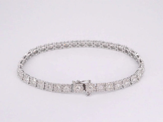 Bracelet Bracelet tennis en or blanc 18 carats avec diamants 58 Facettes 2036