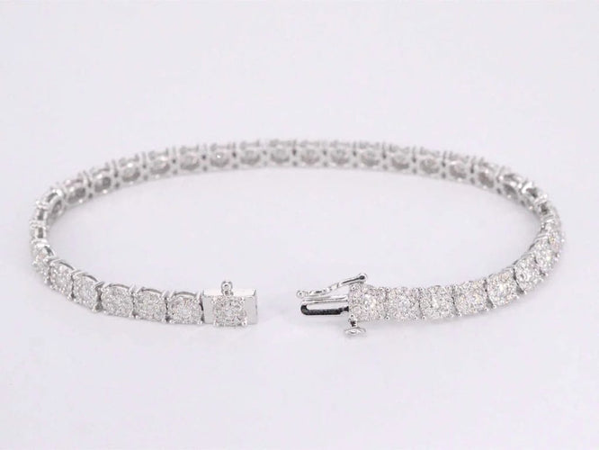Bracelet Bracelet tennis en or blanc 18 carats avec diamants 58 Facettes 2036