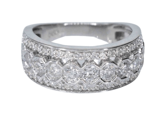 Bague 54 Bague pavée en or blanc 14 carats avec diamants 58 Facettes 2045