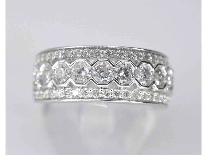 Bague 54 Bague pavée en or blanc 14 carats avec diamants 58 Facettes 2045