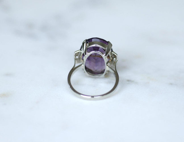 Bague 62 Art Déco - Bague améthyste ovale et diamants en or blanc et platine 58 Facettes