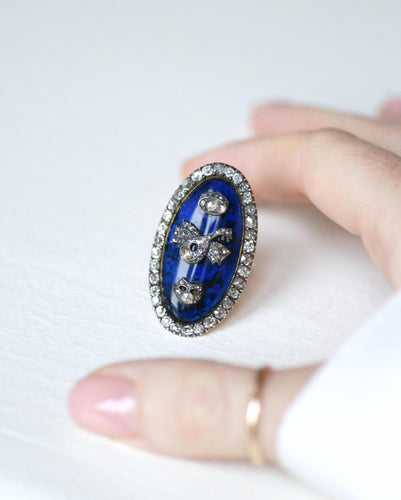 Bague 61 Bague navette XVIIIe siècle en or rose, argent, émail bleu et diamants 58 Facettes